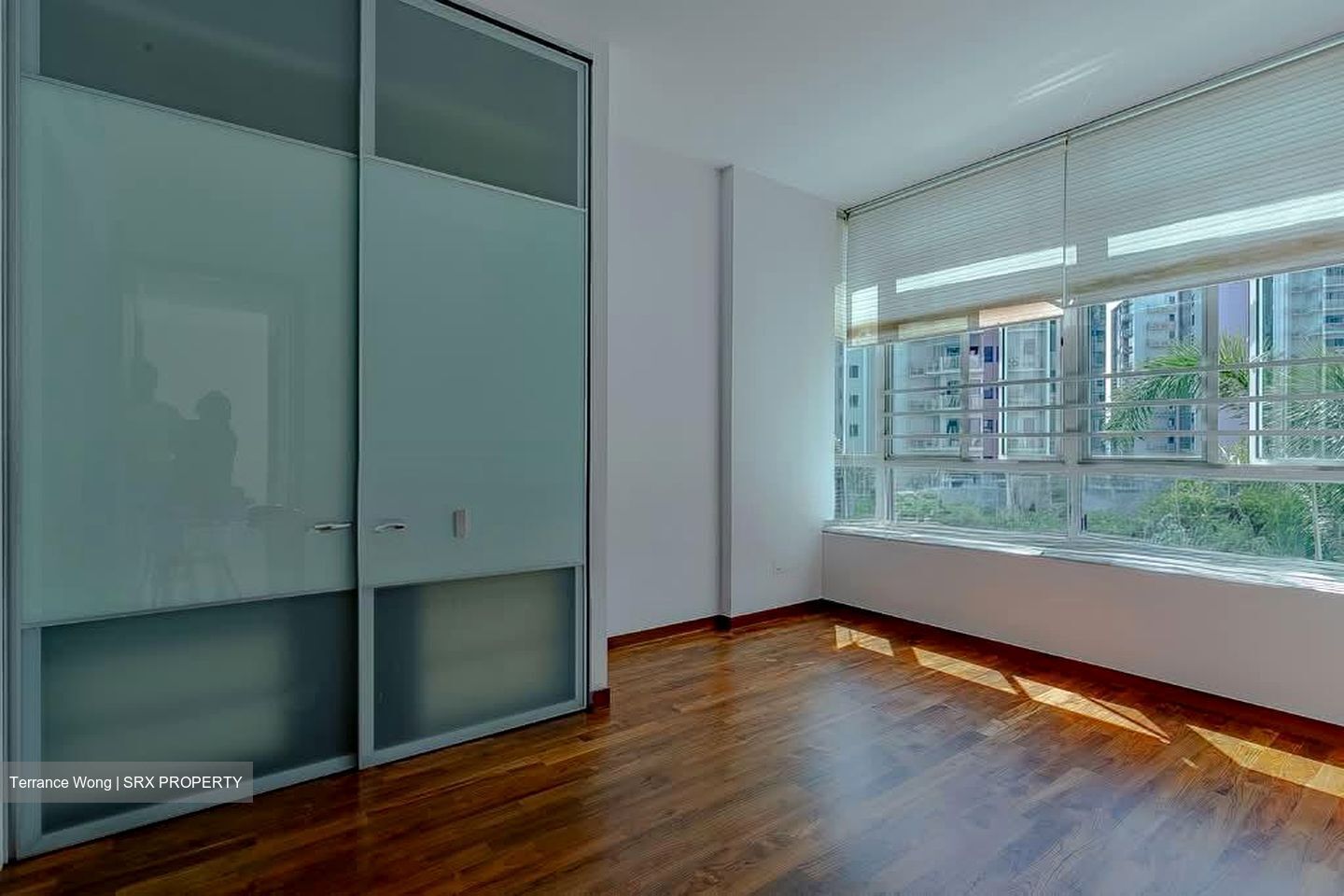 The Lakeshore (D22), Condominium #559205661